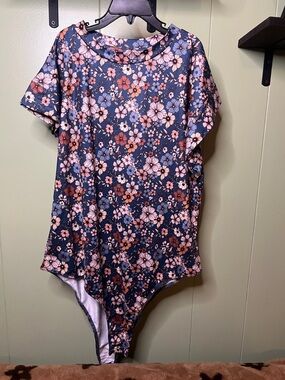 SHEIN Navy Floral Short Sleeve Bodysuit with Pink & Rust Blooms